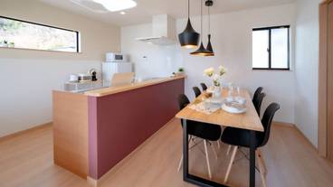 客室内のダイニングエリア / 32