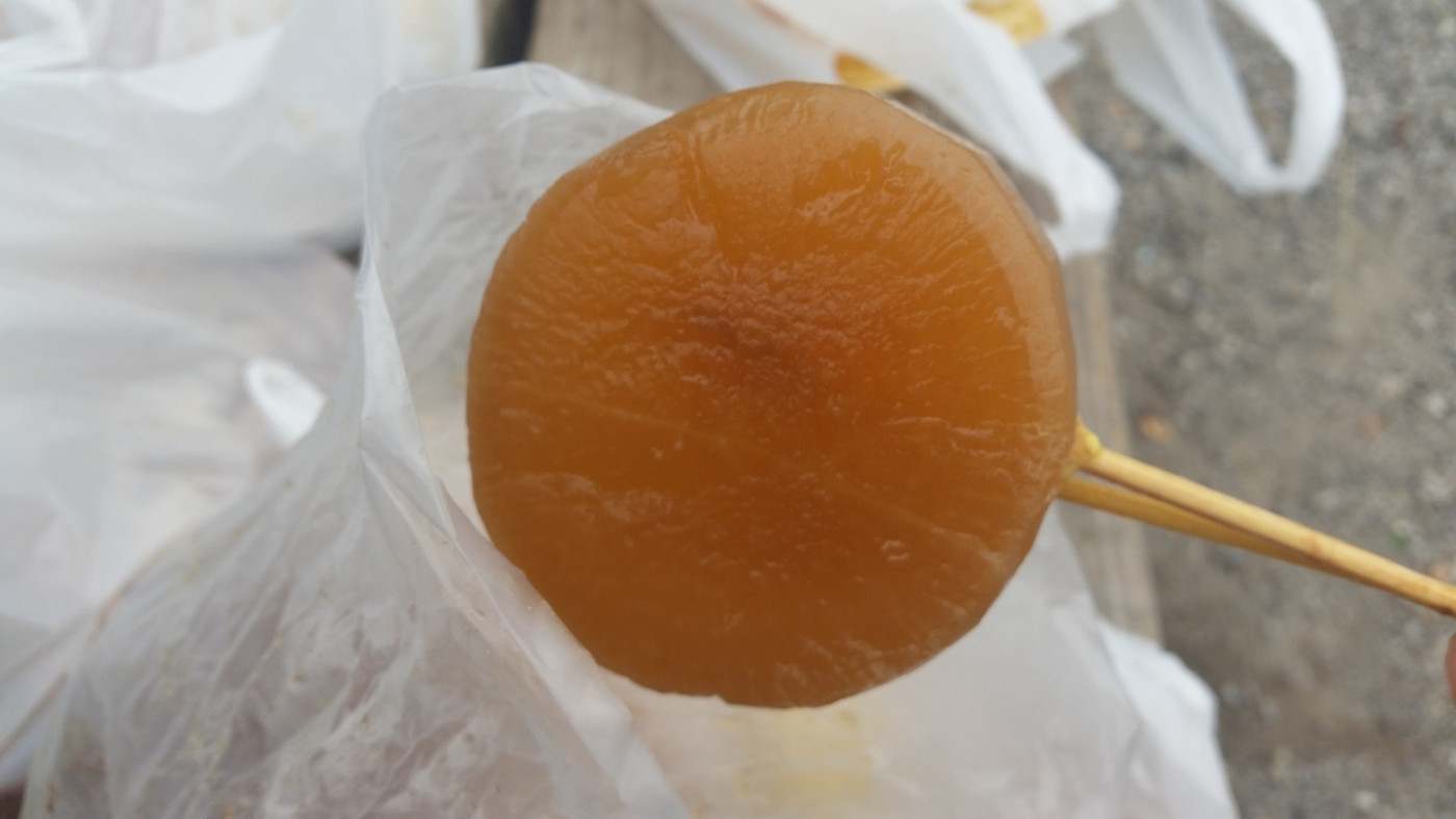 「増英蒲鉾店」料理 41756 「大根 (時価)」、すっごく出汁が染みこんで、柔らかくなってました