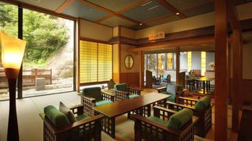 内部エントランス / 2