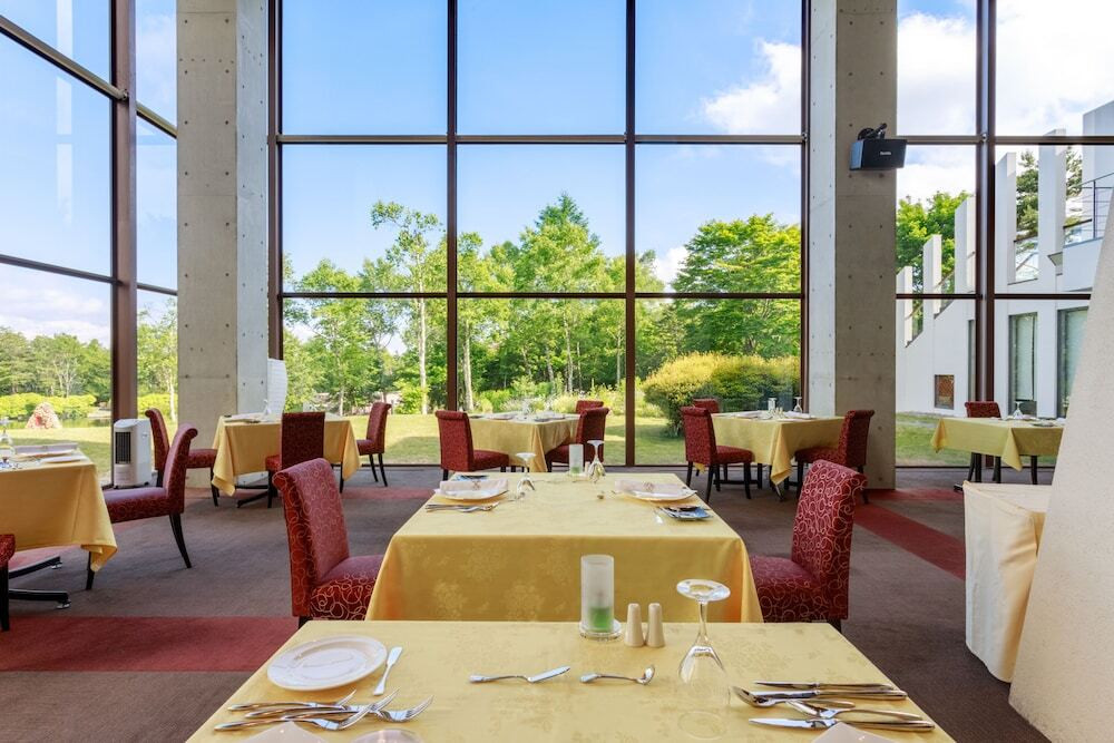 広大な自然の中に佇むホテルで、のんびりおこもりステイ4374880