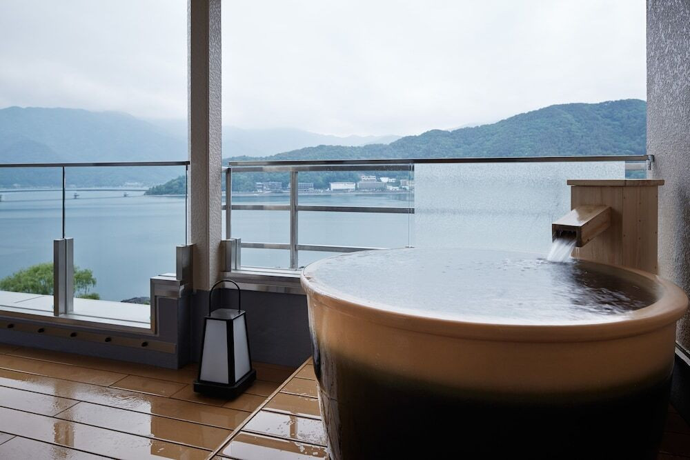 露天風呂付客室12畳 湖側一例③