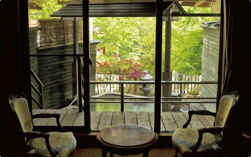 露天風呂付きやジャグジー付きなど多彩な客室が魅力。美味ビュッフェも♩4575430