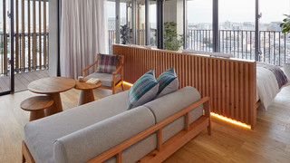 デラックスコーナーツイン（高層階、ソファベッド付）