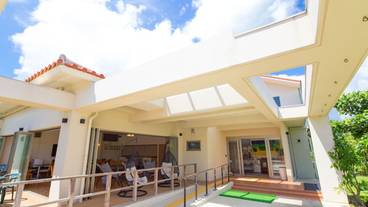 施設の入り口 / 8