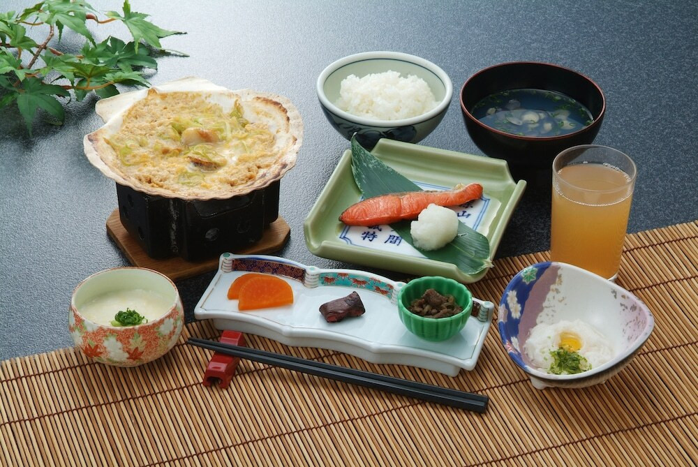 旅館のお食事処