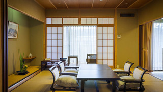 和洋室 ツインベッド+和室8畳 禁煙