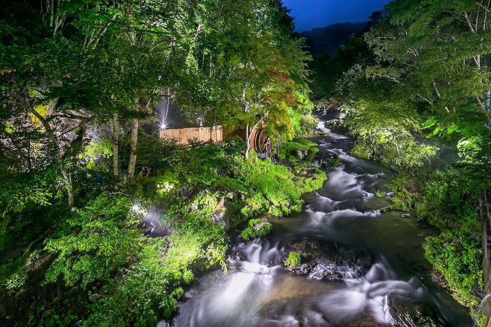 ホテル周辺の風景／夜