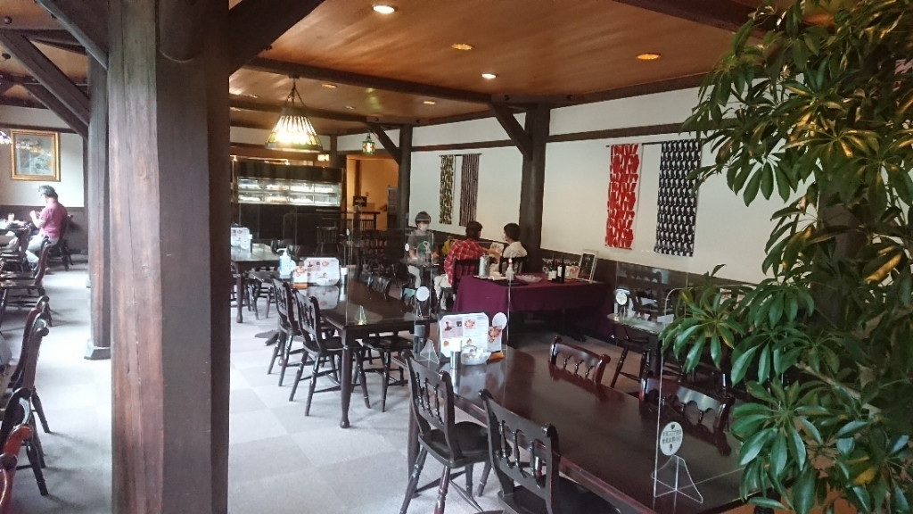 「スイーツカフェ＆バー LOUNGE」 内観 180983742 店内