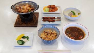 食事・飲み物 / 3