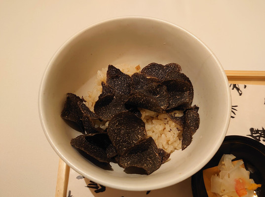 このようなトリュフご飯初めてでした！