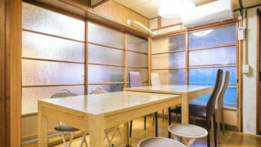 客室内のダイニングエリア / 24