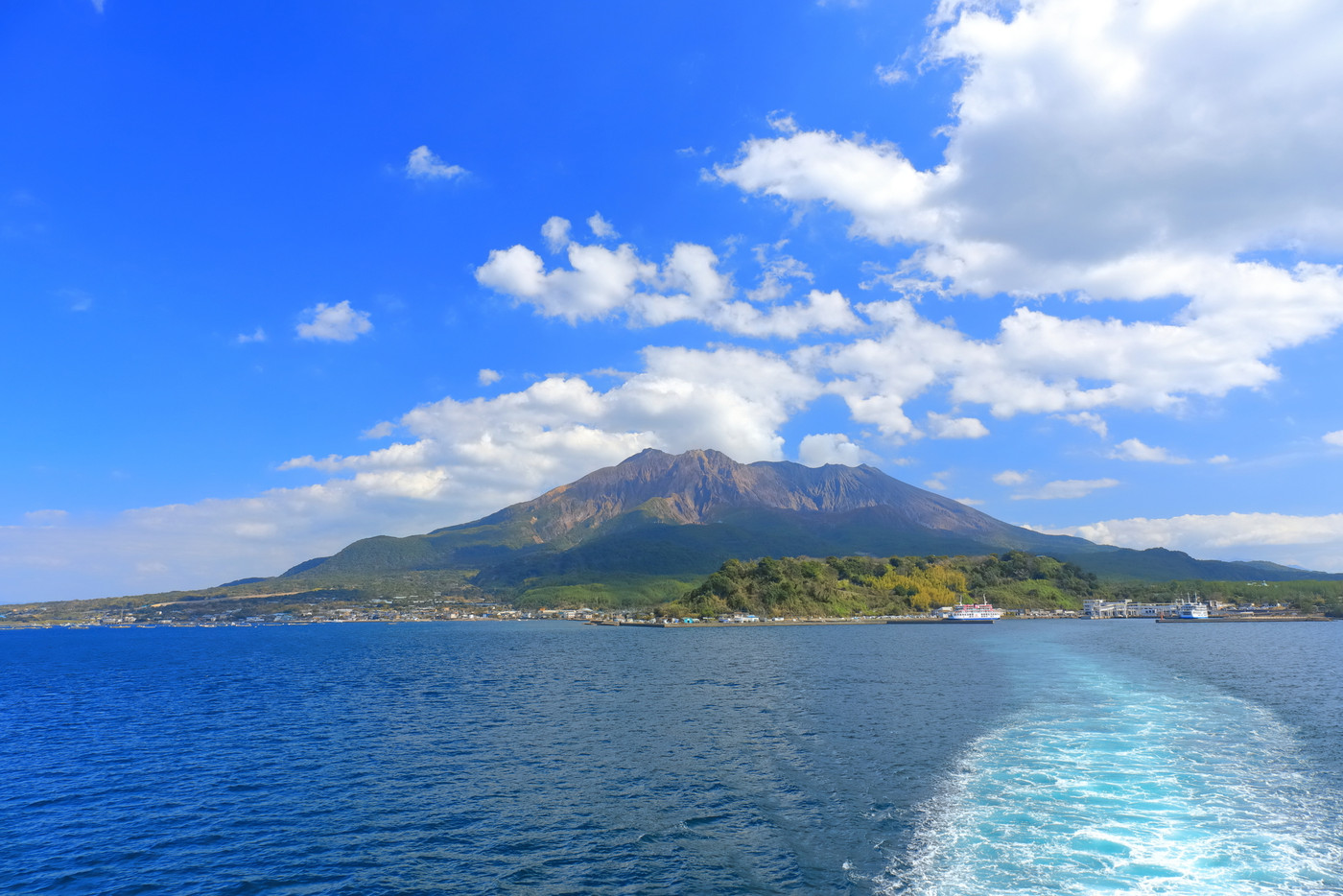 【鹿児島県】桜島フェリーから見た桜島