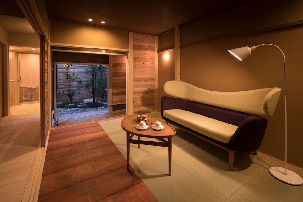 話題の4つのホテルへ旅に行きませんか?3401913