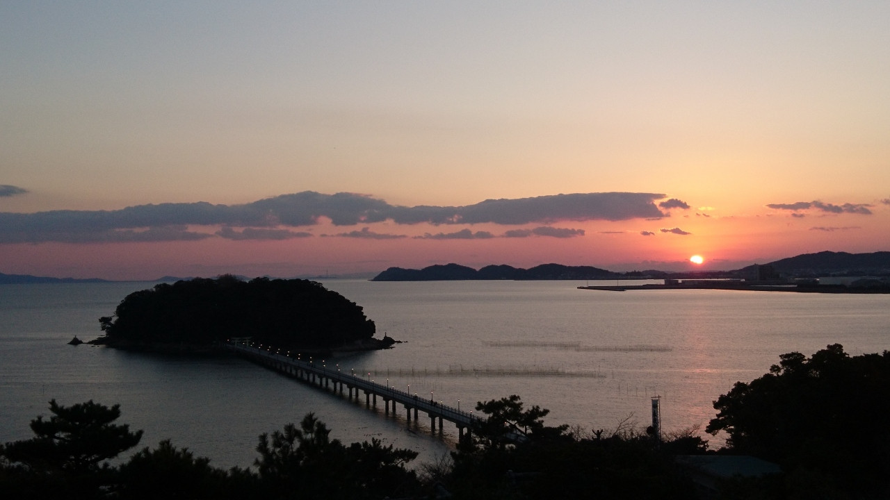 部屋から竹島を望む