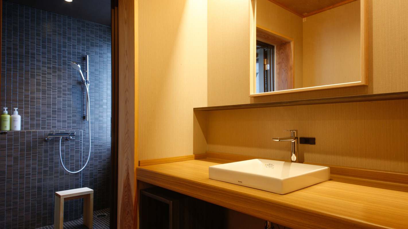 客室シャワーブース②