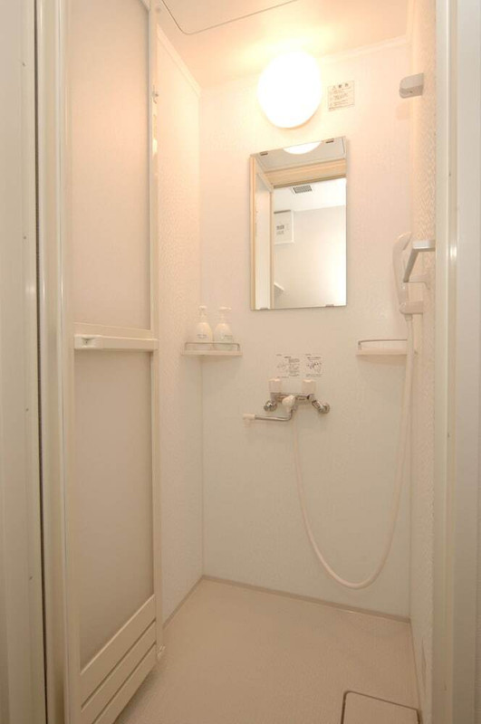 バスルームのシャワー