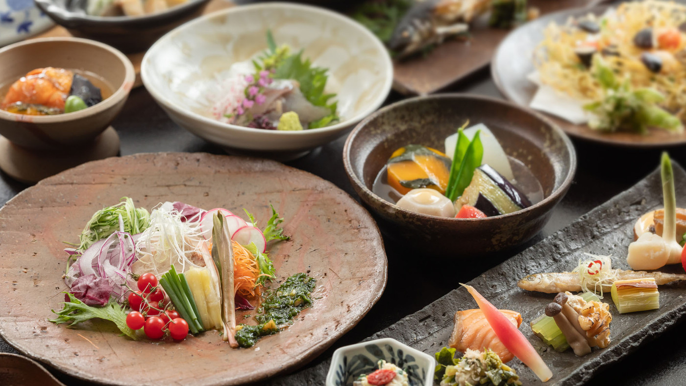 ノスタルジックなスイートルームで半露天風呂を満喫3659083