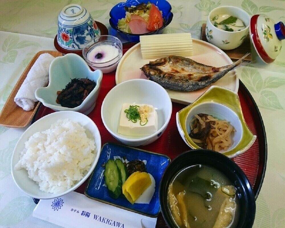 朝食
