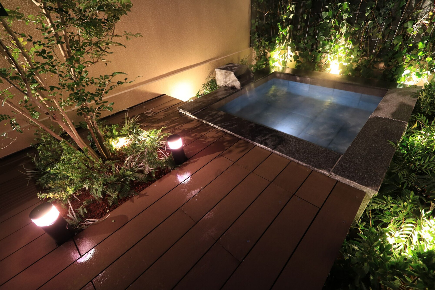 リラクゼーション効果抜群のバスルームで、彼と癒しのひとときを3525896