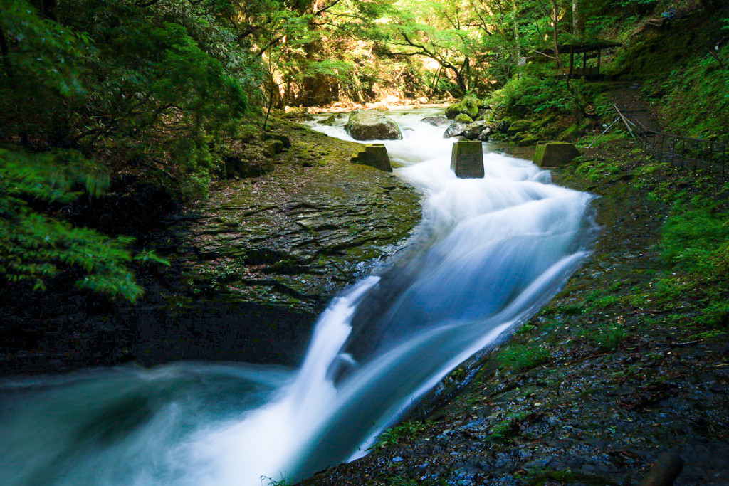 【名張市】マイナスイオンあふれる「赤目温泉」3846210