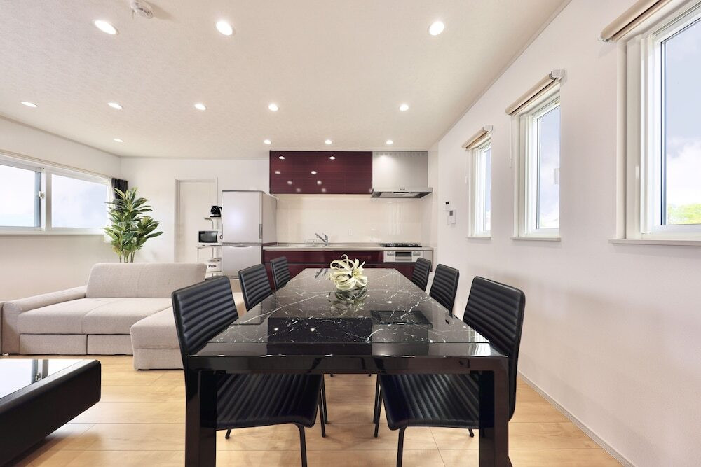 客室内のダイニングエリア