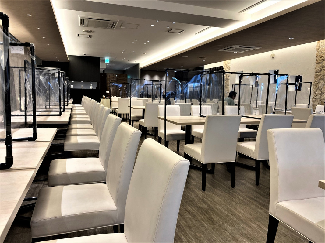 朝食会場です。コロナ対策はしっかりされています。