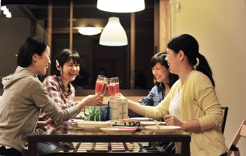 客室内のダイニングエリア