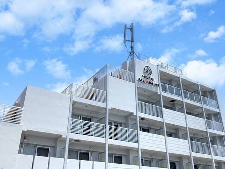 Mr.KINJO 万座ビーチ前 / 3