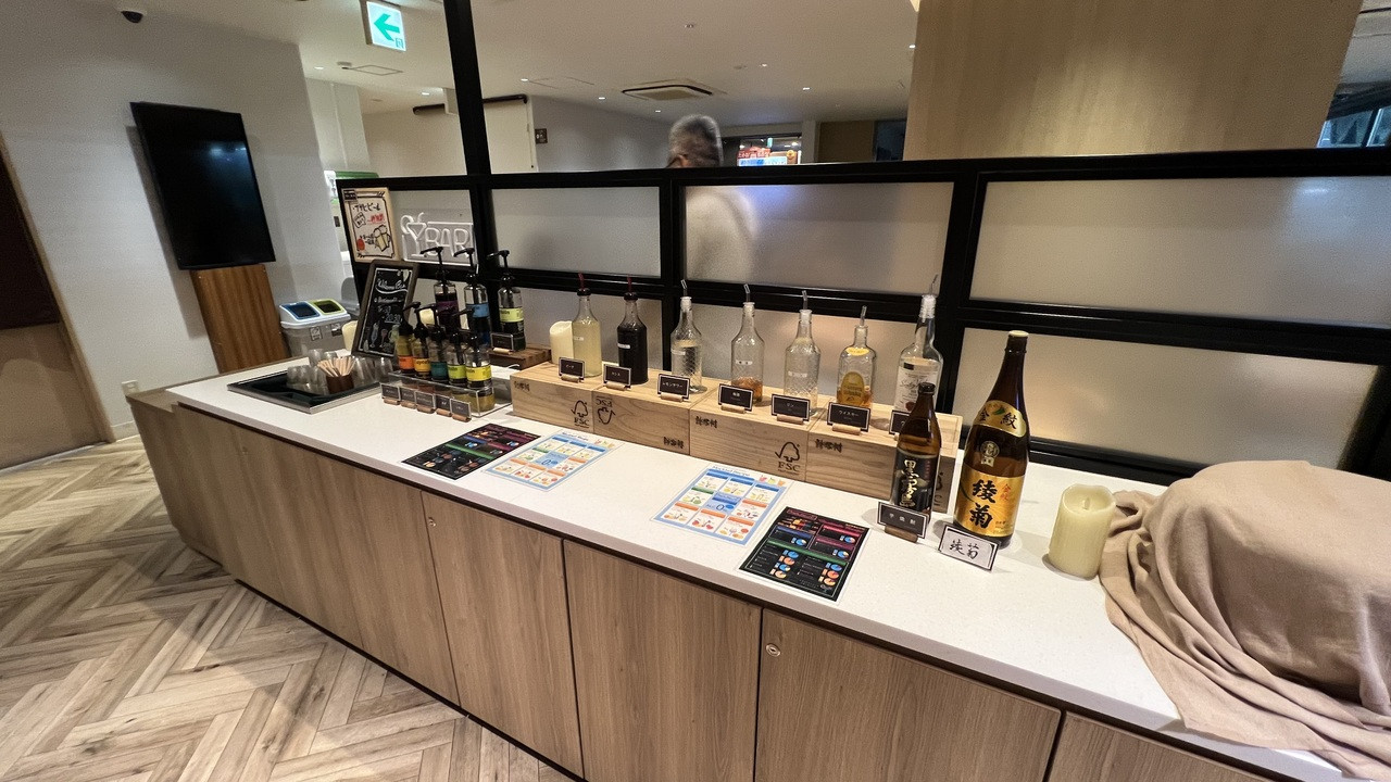 ウェルカムドリンク。ジン、カシスなどアルコールの種類が多いで