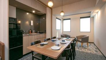 客室内のダイニングエリア / 12