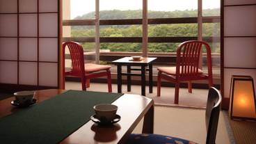 客室内のダイニングエリア / 6