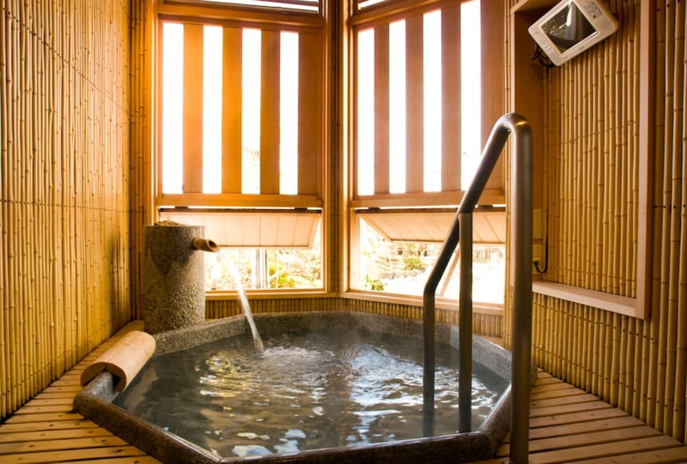 半露天風呂付き客室＆11時チェックアウトでリラックス滞在が叶う4258004