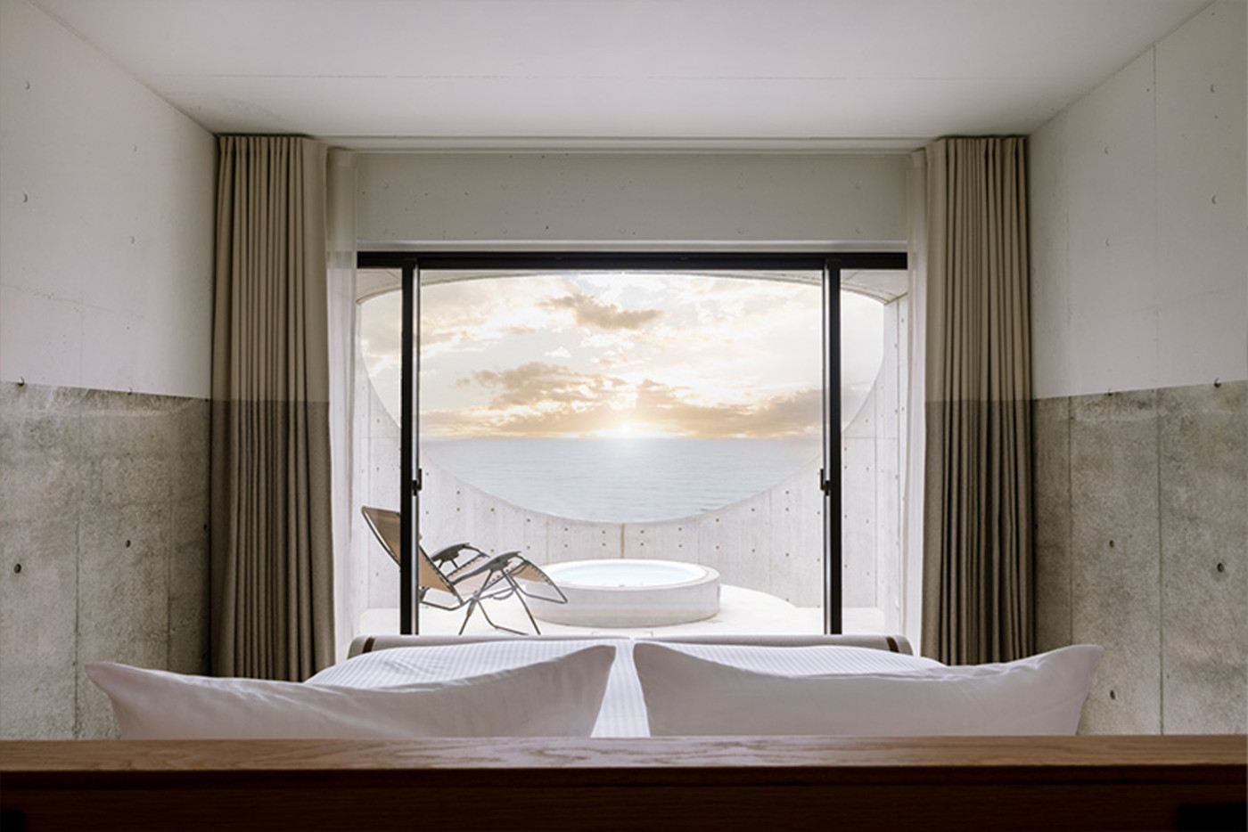 崖の中にある客室にびっくり！美しいオーシャンビューを楽しんで3657889