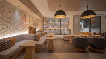 ロビーラウンジ / 11