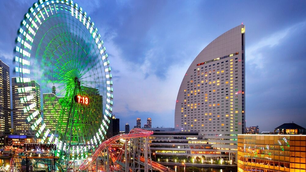 横浜のシンボルと呼ばれるホテルの部屋でコース料理を♪4252344