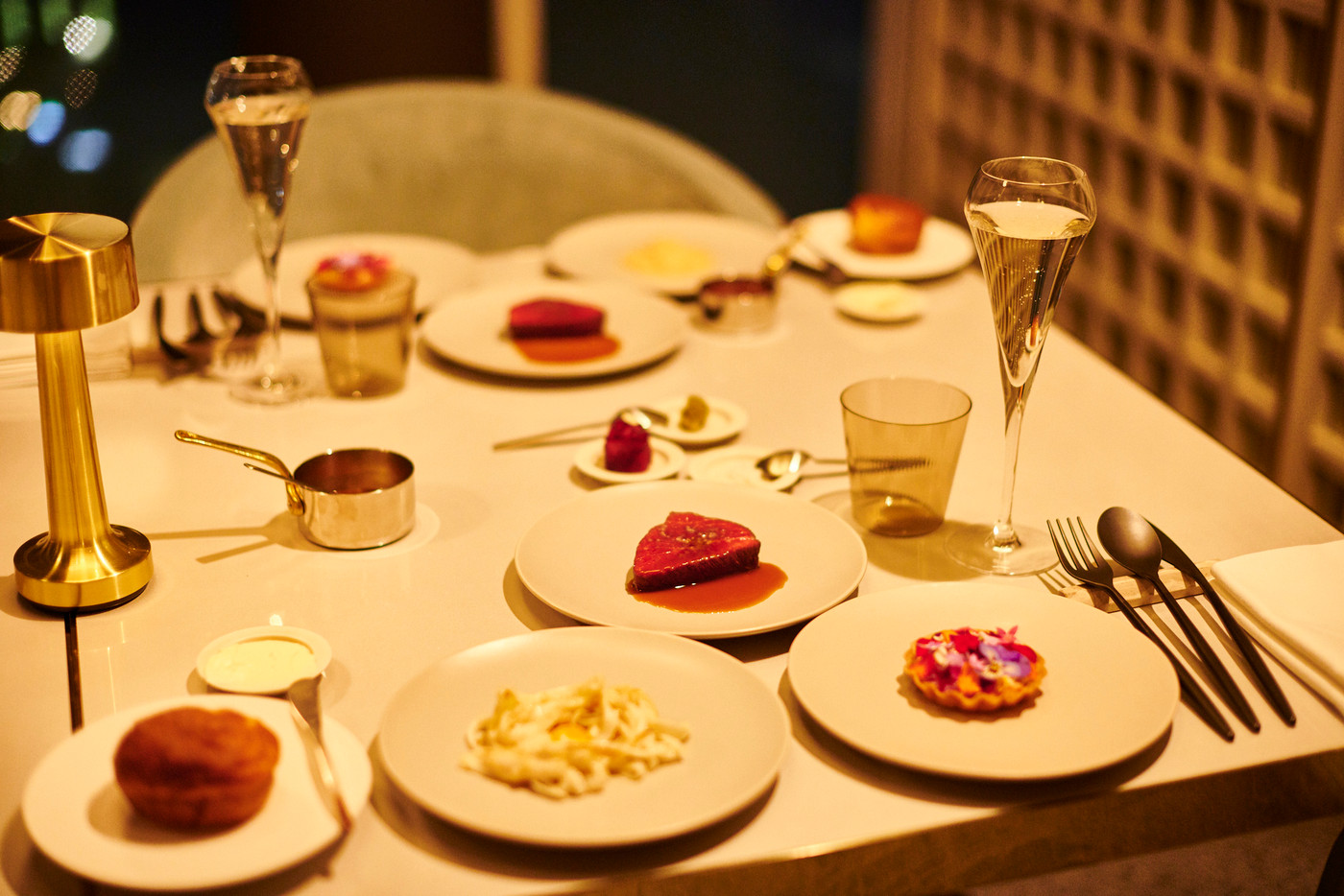 ミシュラン一つ星レストラン監修の美食に酔いしれるディナータイム1994257