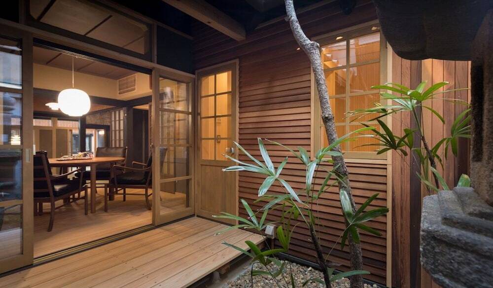 一棟貸し 萬屋のウッドデッキ / 5