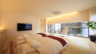 ラグジュアリー スイート + ロフト	 禁煙