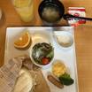 朝食にハンバーガーが出たのは初めてです。