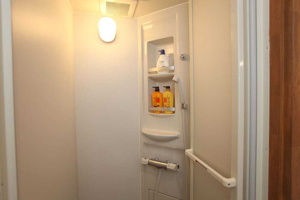 バスルームのシャワー