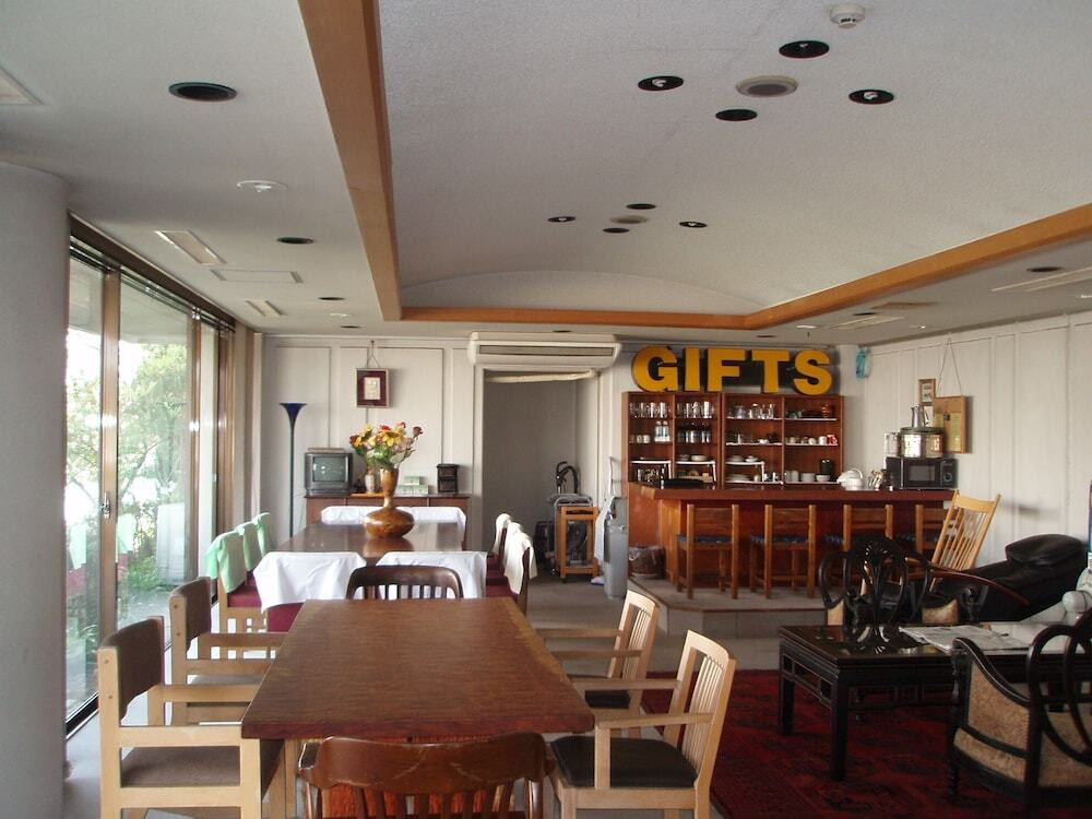 ロビーラウンジ