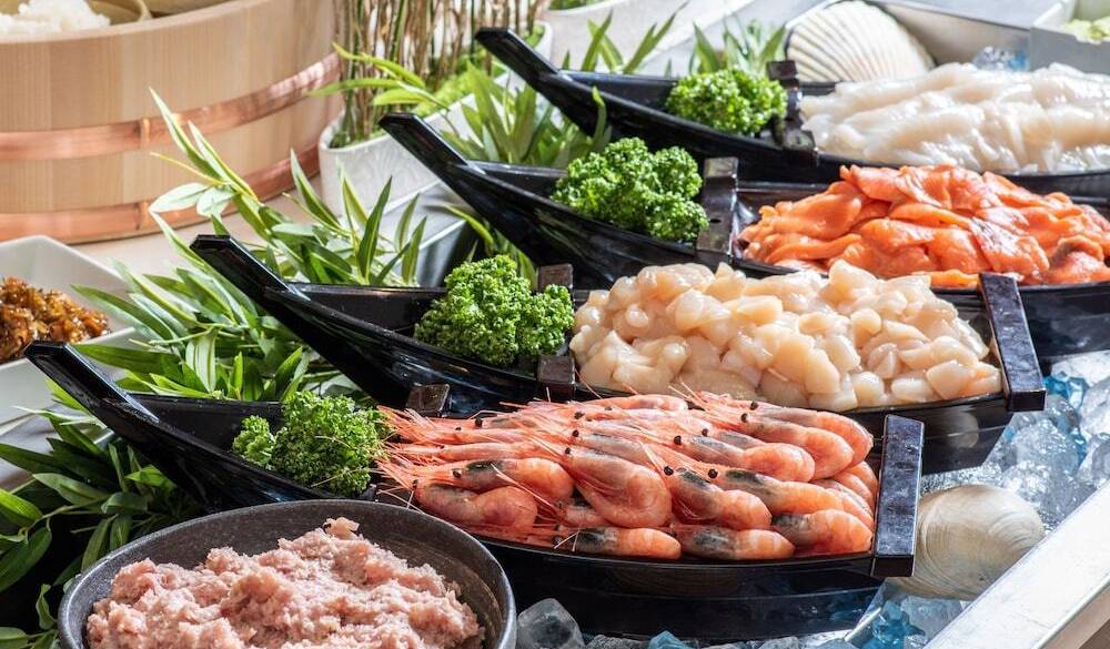 海鮮丼にテンションUP
朝食ビュッフェを堪能 / 2