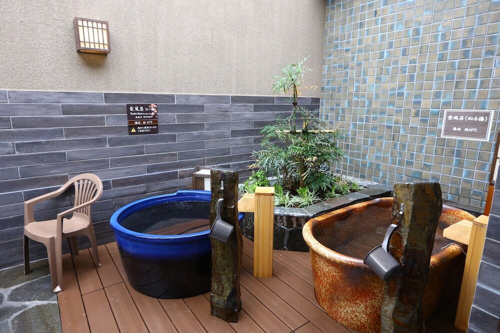 壺風呂 あつ湯とぬる湯