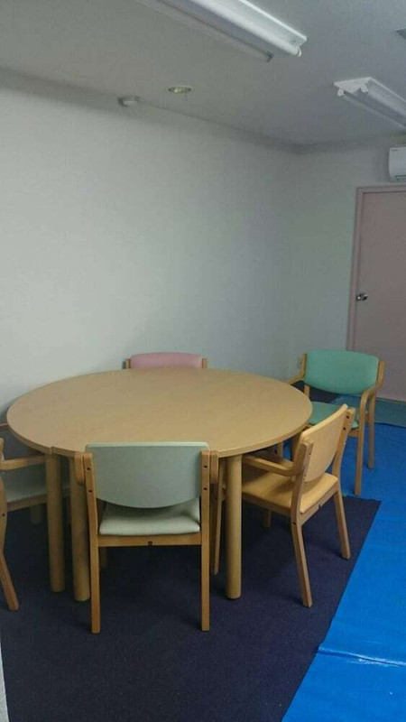 客室内のダイニングエリア