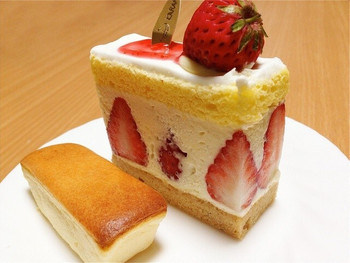 「パティスリー菓欒」 料理 18964873 紅ほっぺ【367円】西賀茂チーズ【94円】