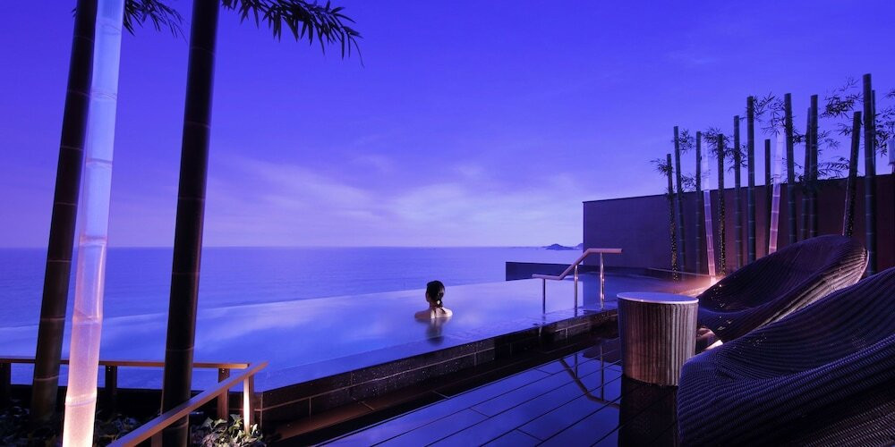 インフィニティな温泉プールがロマンチック♡3348518