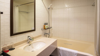 デラックス ルーム キングベッド 1 台 禁煙 (High Floor)