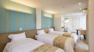 スーペリア スタジオ シングルベッド 3 台 バルコニー