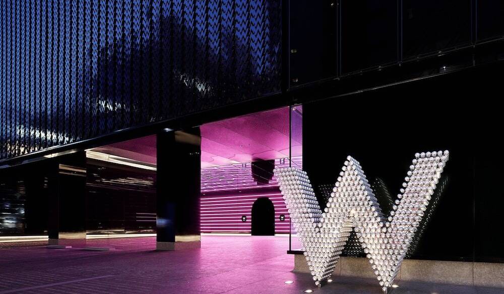 チェックインの前に
至福のスイーツタイム / 4