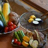 囲炉裏を囲んで
炭火焼きの朝食 / 4